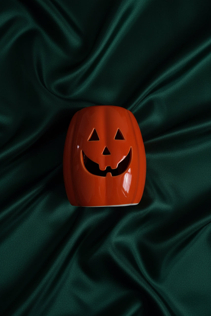 Jack-o'-Lantern oil burner and wax warmer