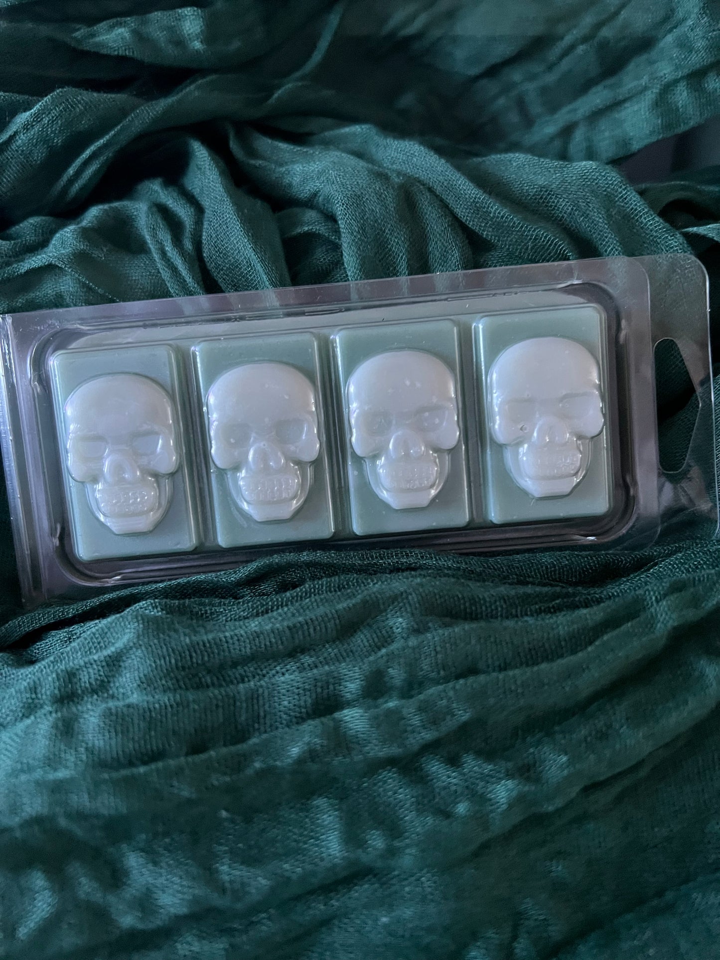 Skull Snap Bar